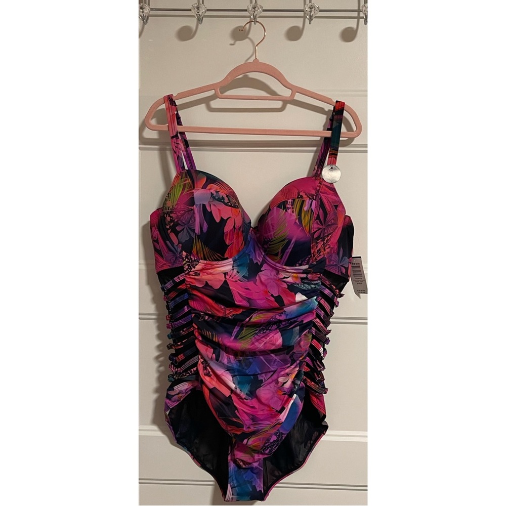 Torrid Underwire Tropical Floral One-Piece Swimsuit NWT SZ 1 and 2 - Picture 5 of 15